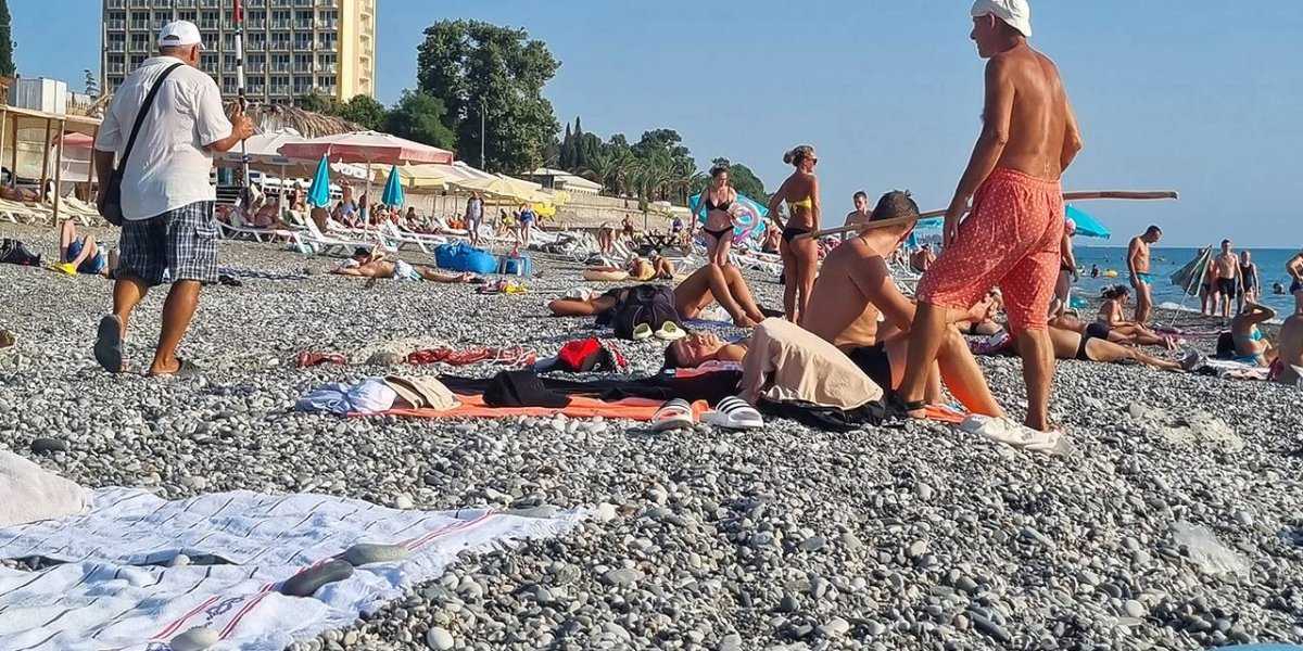 Отдых с конфликтами: почему туристы и жители Абхазии не всегда находят общий язык