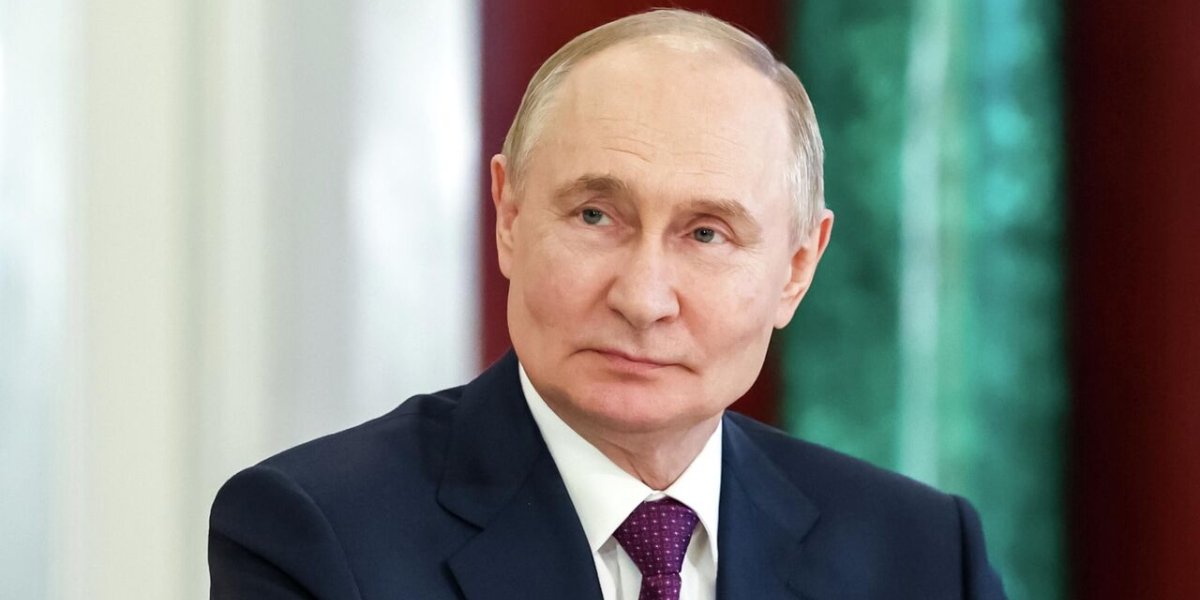 Путин подписал закон: Вывески в России будут только на русском языке